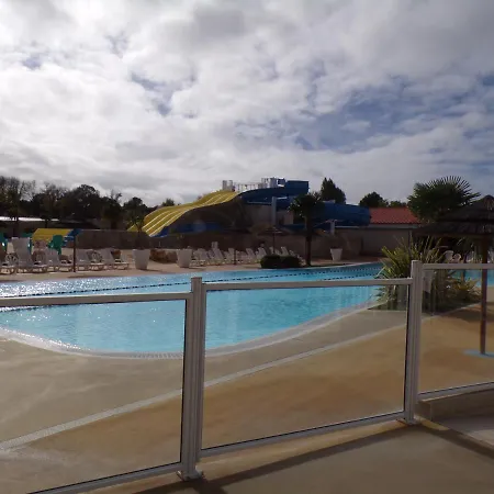 Hébergement de vacances Mobile home 64771 TyBreizh Holidays in Les Charmettes *